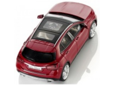 Модель автомобиля Mercedes GLA-Klasse Red 1/43, артикул B66960265