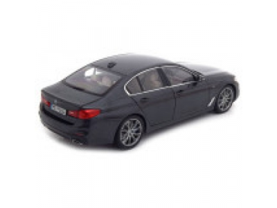 Модель автомобиля BMW 530i Limousine (G30), 1:18 Scale, Sophistogrey Metallic